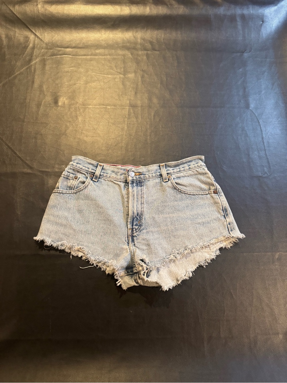 Vintage 2005 Levi’s Cut Off Denim Shorts Light Wash High Rise Size 32